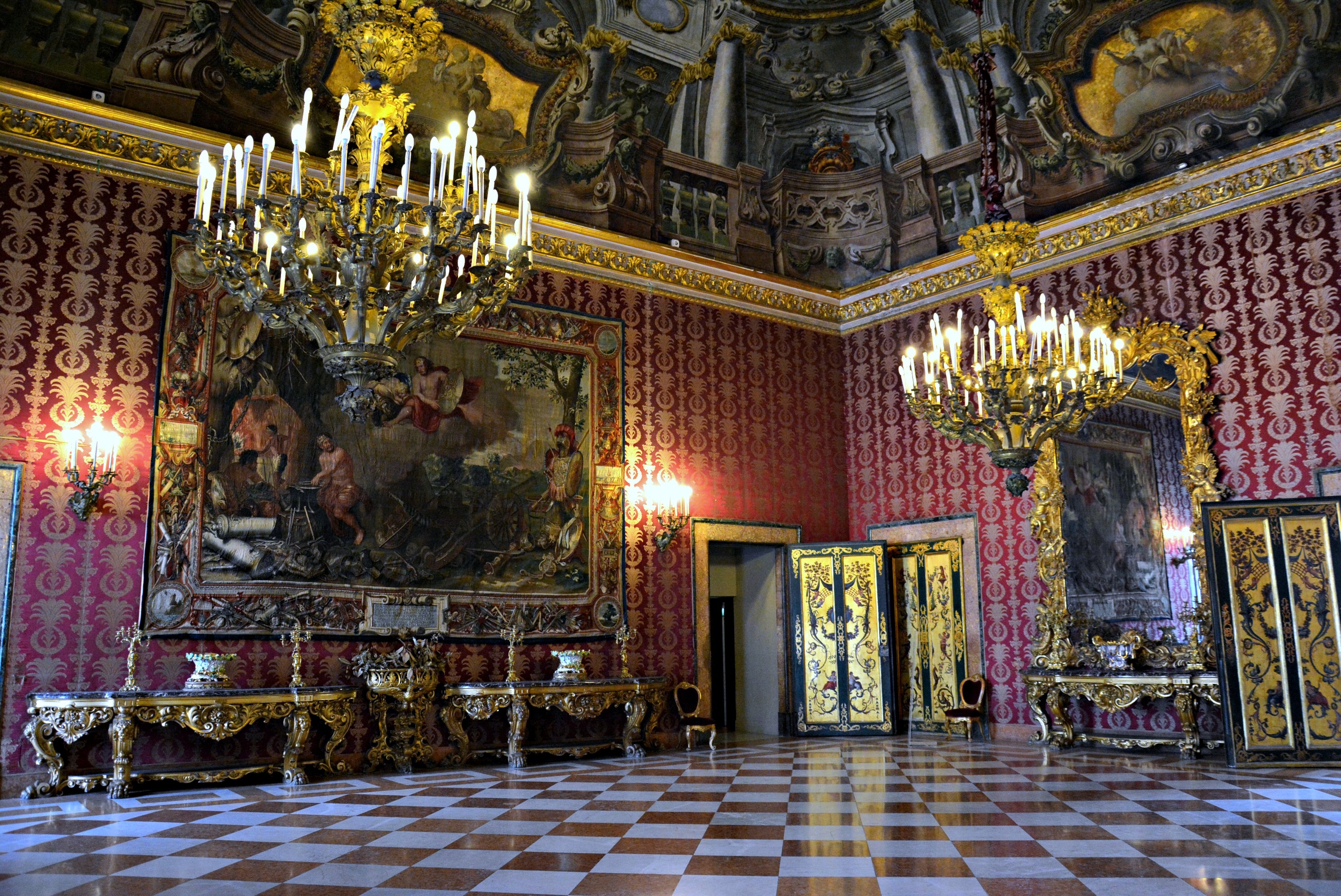 Alla scoperta del Palazzo Reale di Napoli!