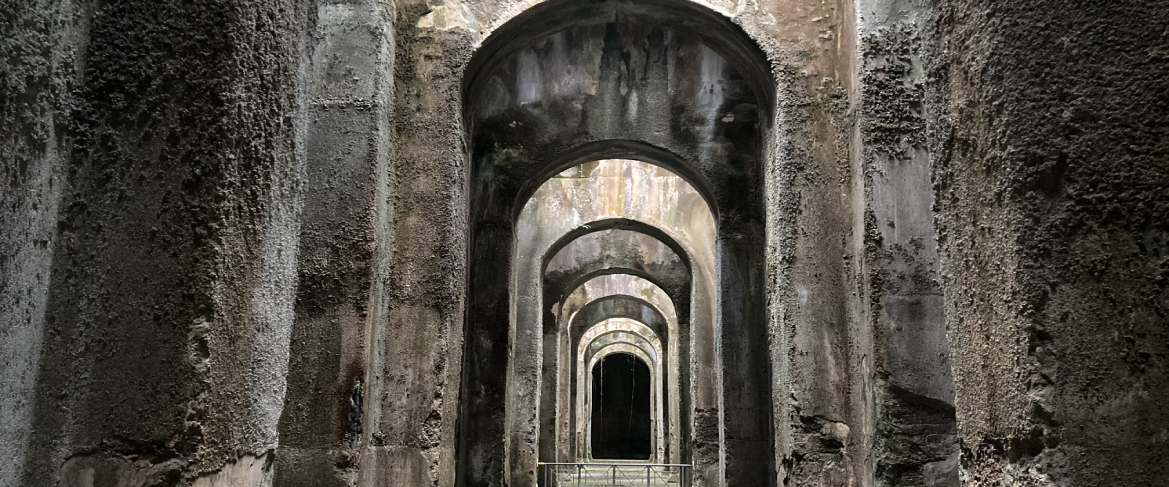 Alla Piscina Mirabilis, l'antica cisterna romana (e set di 